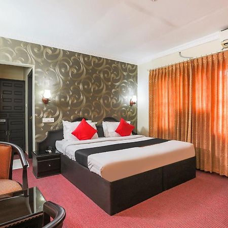 Capital O 72337 Hotel Konkan Tadka Bombay Esterno foto