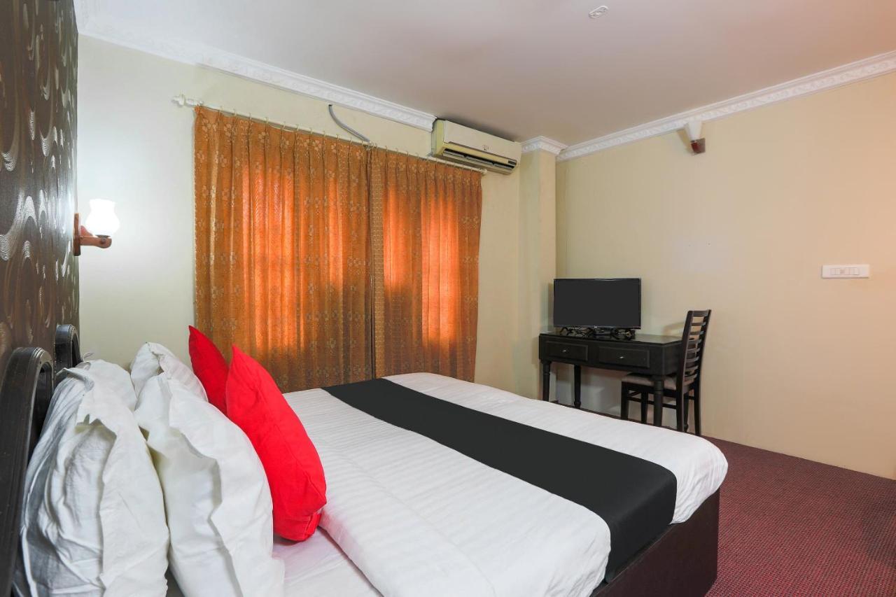 Capital O 72337 Hotel Konkan Tadka Bombay Esterno foto
