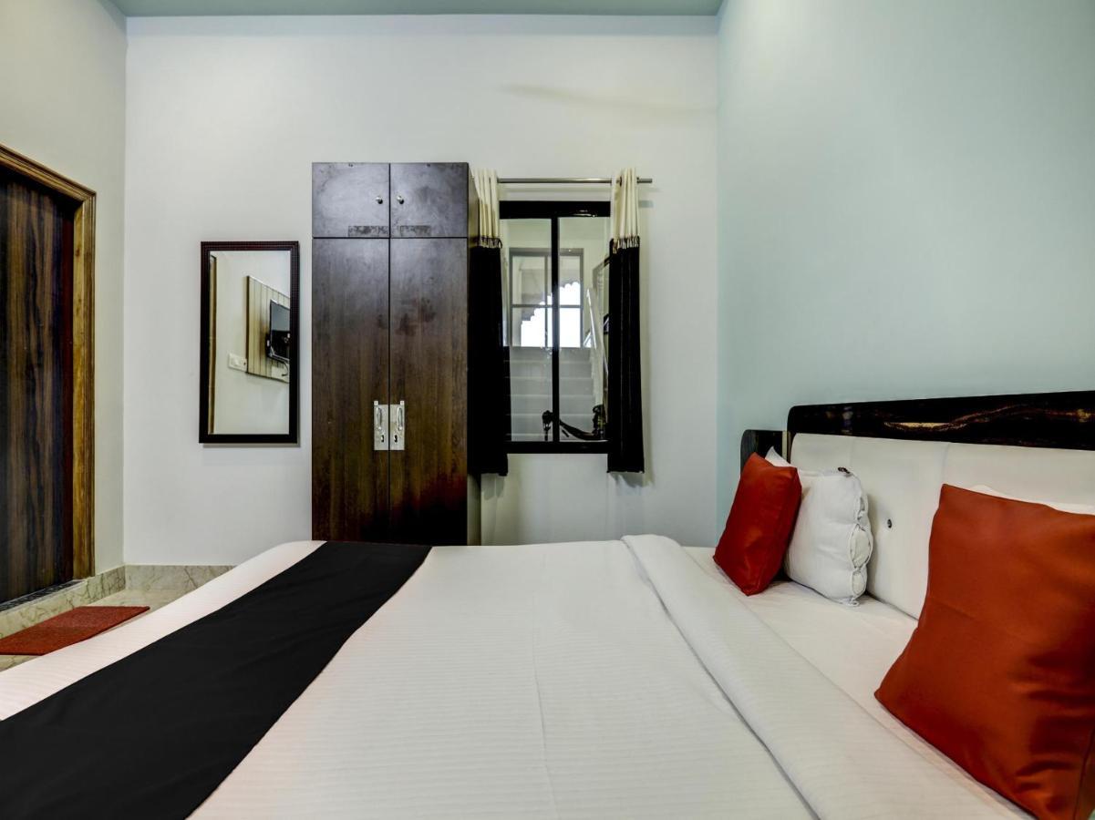 Capital O 72337 Hotel Konkan Tadka Bombay Esterno foto